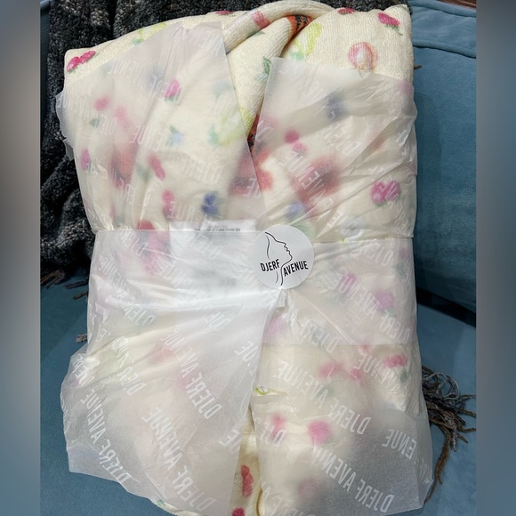 COPY - Djerf Bathrobe Fruit - Picture 3 of 4